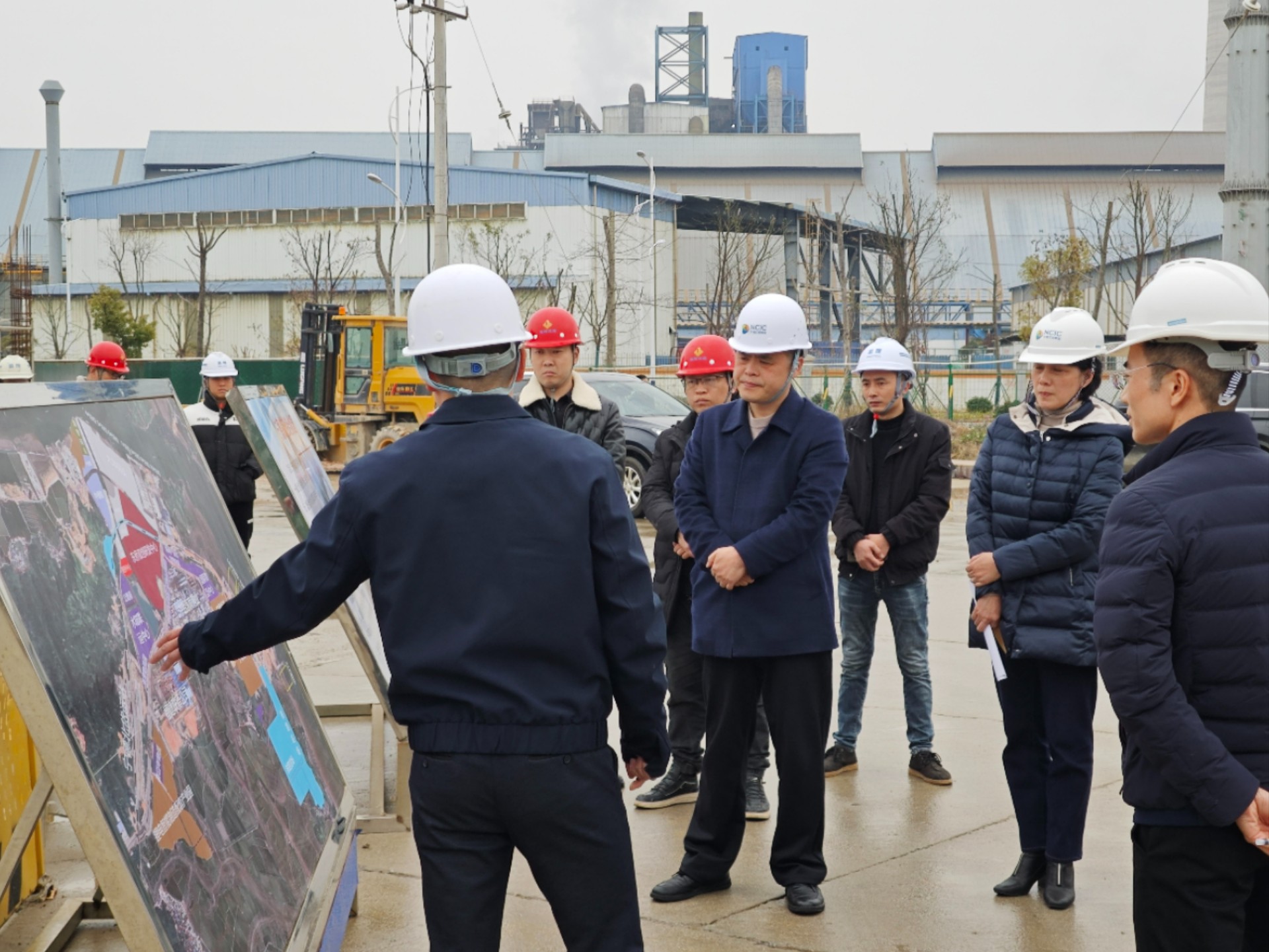 2024-2-29市交投集團領導深入市交投物流集團項目一線調(diào)研，章佳琦拍攝1.jpg